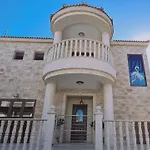 Ocean View Villa *