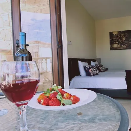 Ocean View * Paralímni